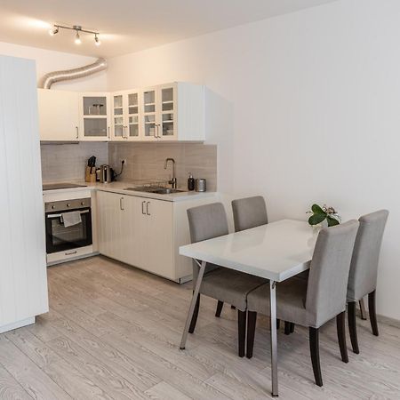 Spacious Terrace Apartment With Free Private Parking Praga Exterior foto